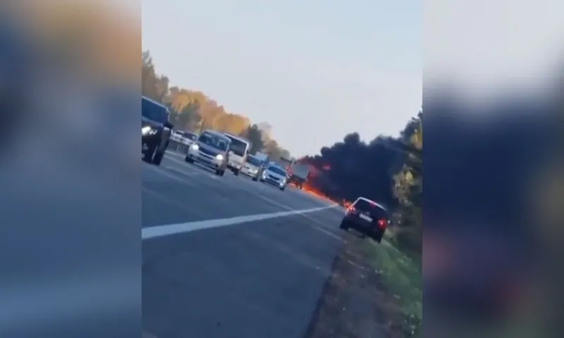 Фура загорелась на трассе в Бийском районе