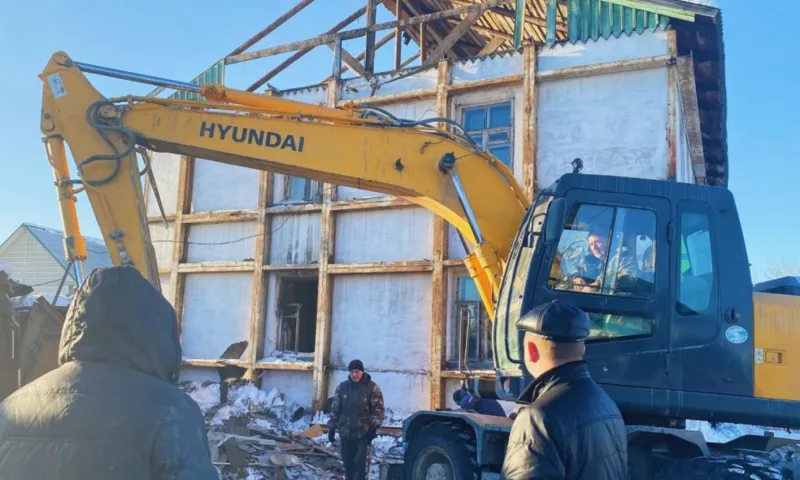 В Барнауле продолжают сносить аварийные дома