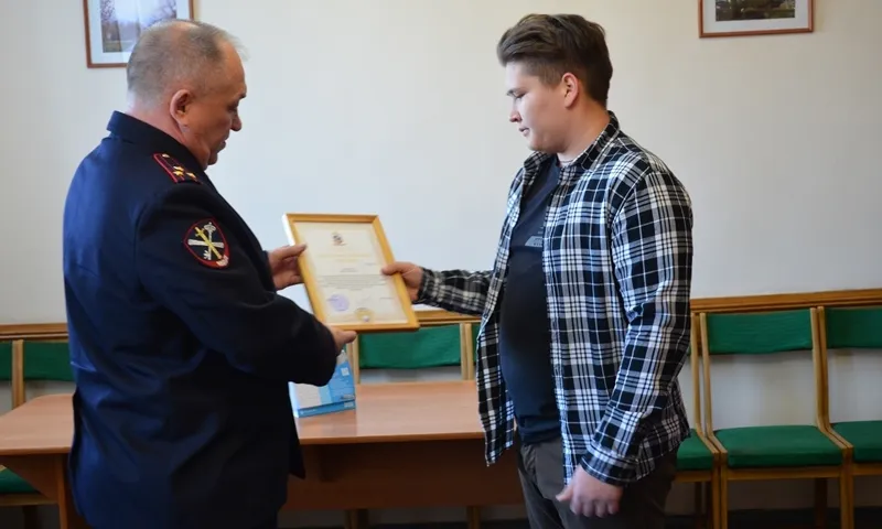 19-летний житель Бийска помог поймать полицейским вора-рецидивиста 