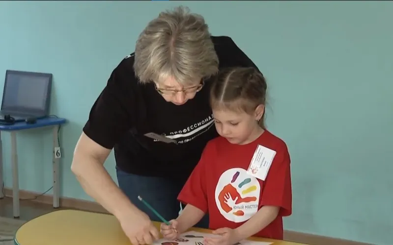 Воспитанники детских садов Алтайского края сегодня борются за звание «Юный мастер-профессионал»