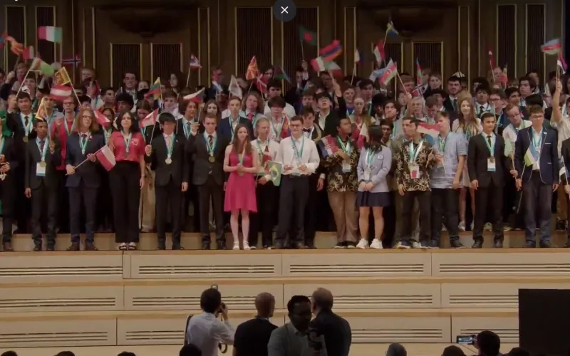 Алтайский школьник завоевал серебряную медаль на 55-й Международной химической олимпиаде в Цюрихе