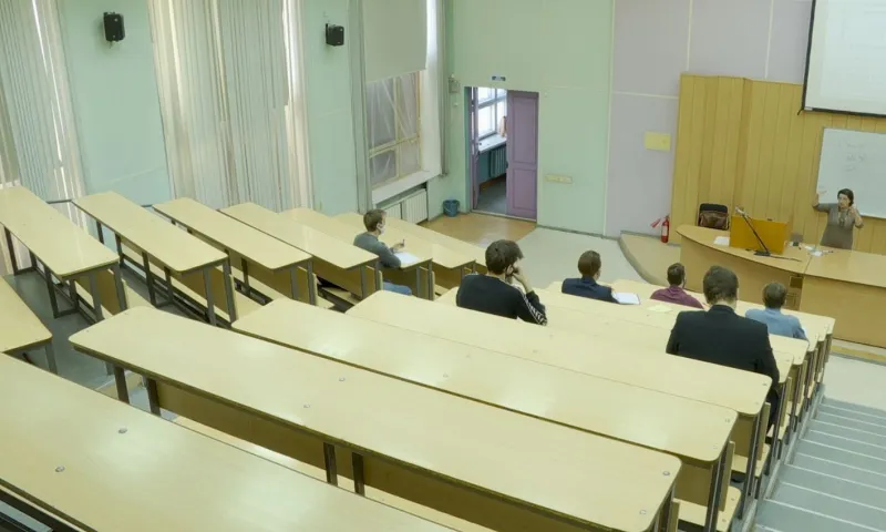 Восемь барнаульских школ вошли в топ Алтайского края по количеству выпускников, поступивших в ведущие вузы России