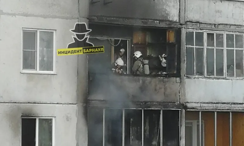 Пожар в девятиэтажном доме произошёл в Барнауле 