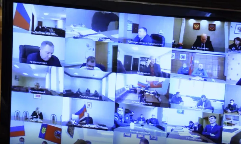 Пожары, миграция, соцподдержка пенсионеров: какие вопросы обсудили на заседании правительства Алтайского края