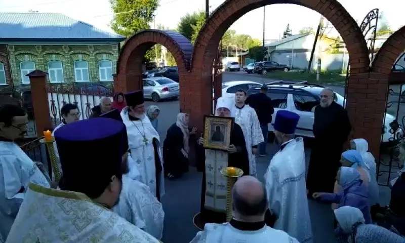 Мироточивая икона Божией Матери «Умягчение злых сердец» прибыла в Алтайский край