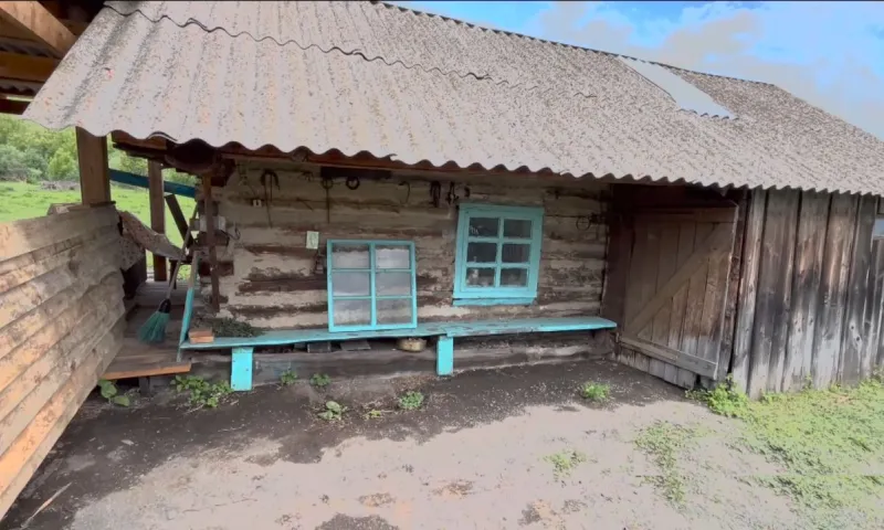 «В гостях у бабушки»: в селе Искра Солонешенского района благоустраивают дом-музей