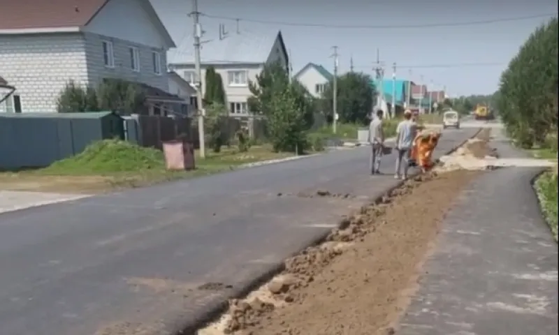 Дорожники закопали ливнёвку в Барнауле