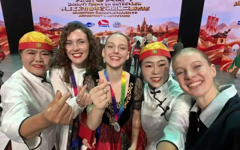Танцовщица из Бийска покорила жителей Китая 