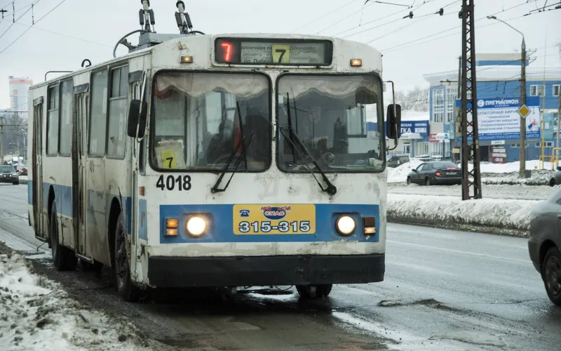53 года назад по улицам Барнаула проехал первый троллейбус 