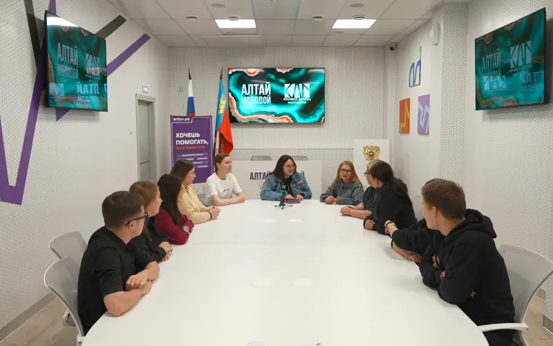 Волонтёры и кинологи объединяют усилия: в Барнауле обсудили планы развития добровольчества