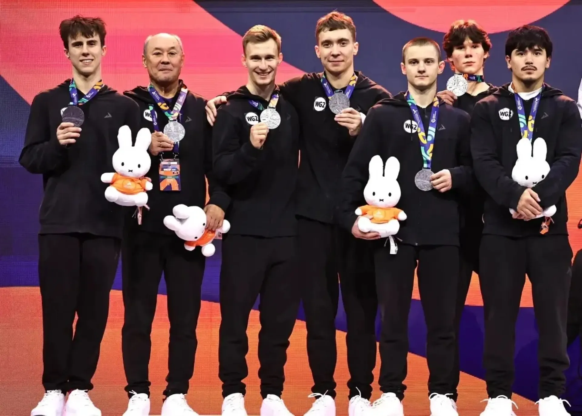 Барнаульский гимнаст завоевал серебро чемпионата мира в составе российской команды в Роттердаме