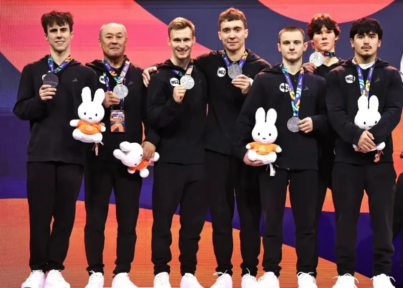 Барнаульский гимнаст завоевал серебро чемпионата мира в составе российской команды в Роттердаме